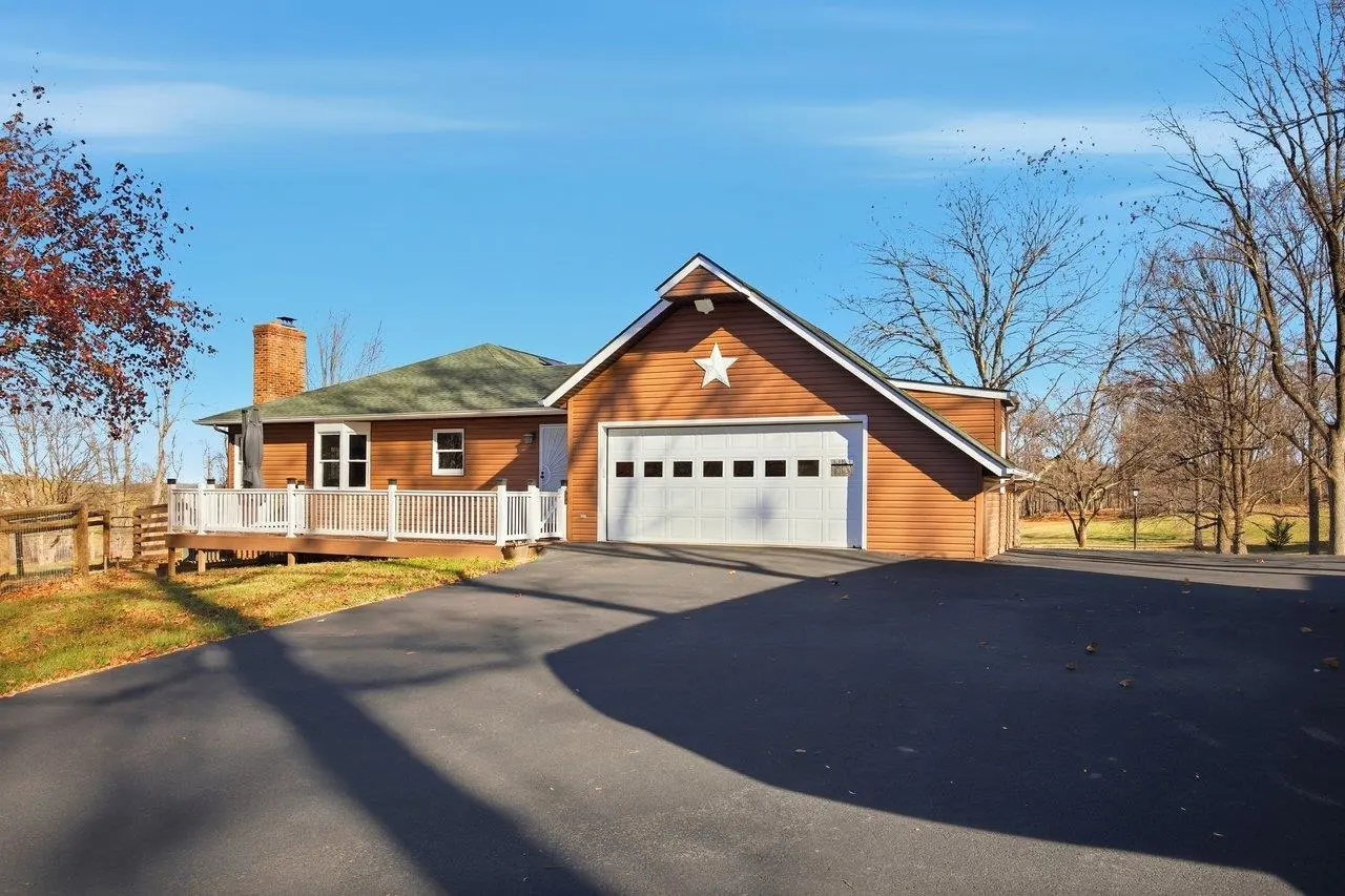 141 Lori Ln, Churchville