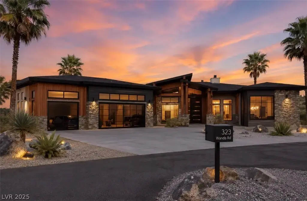 323 Wanda Road, Henderson