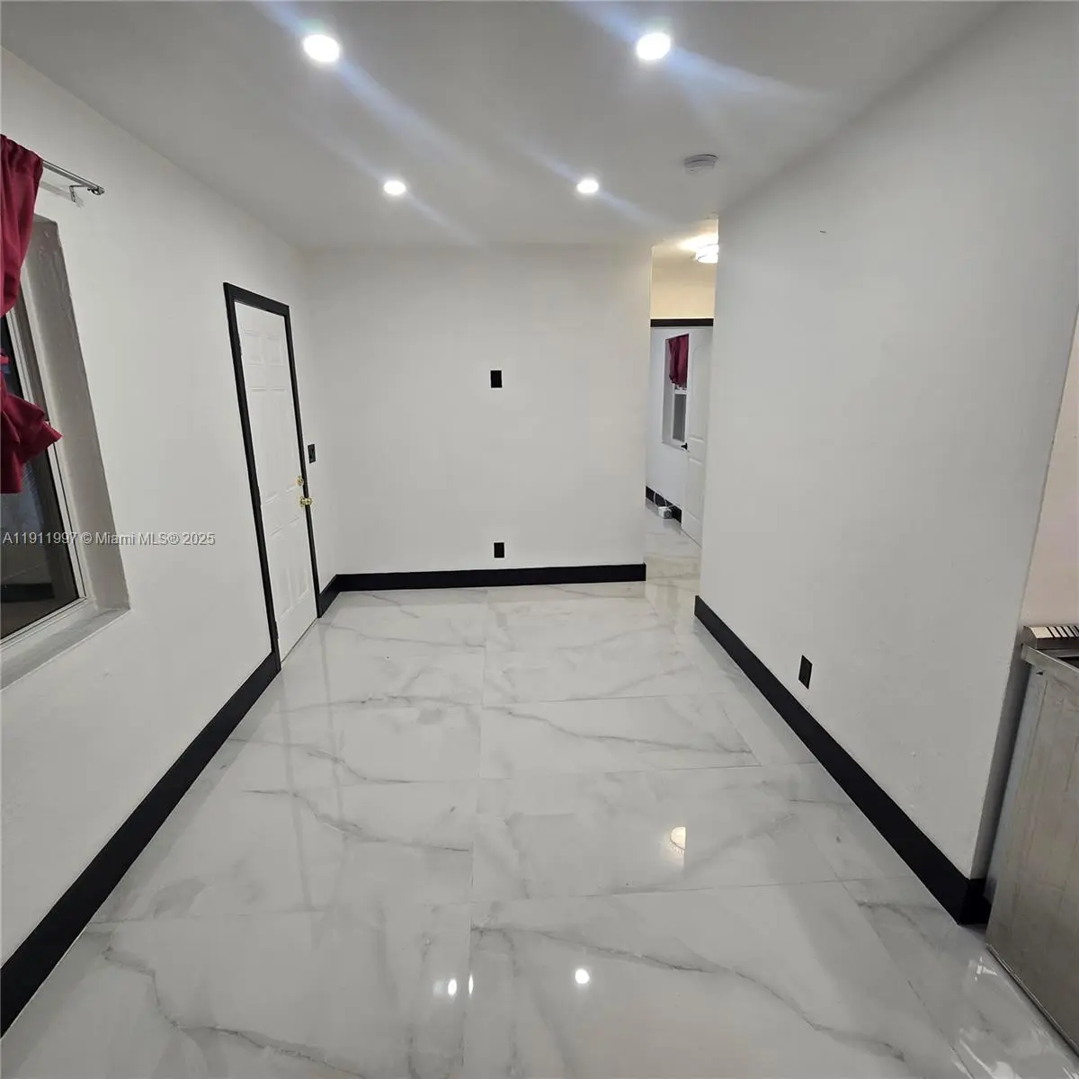 Photo of Listing #A11911997