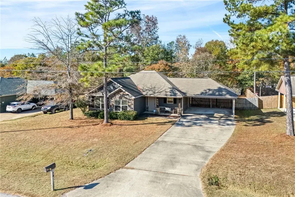 74 Lee Rd 2191, Salem