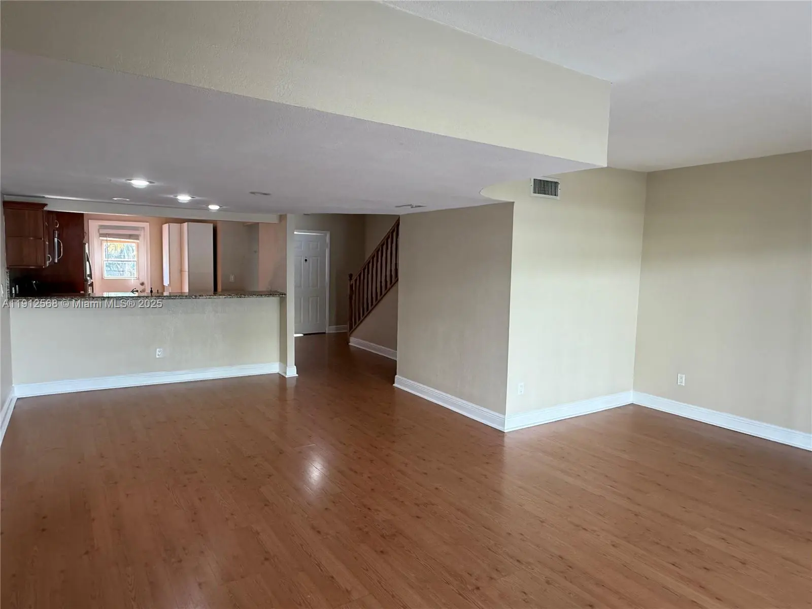 Photo of Listing #A11912568