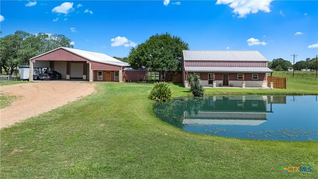 2796 Benbow Road, Inez