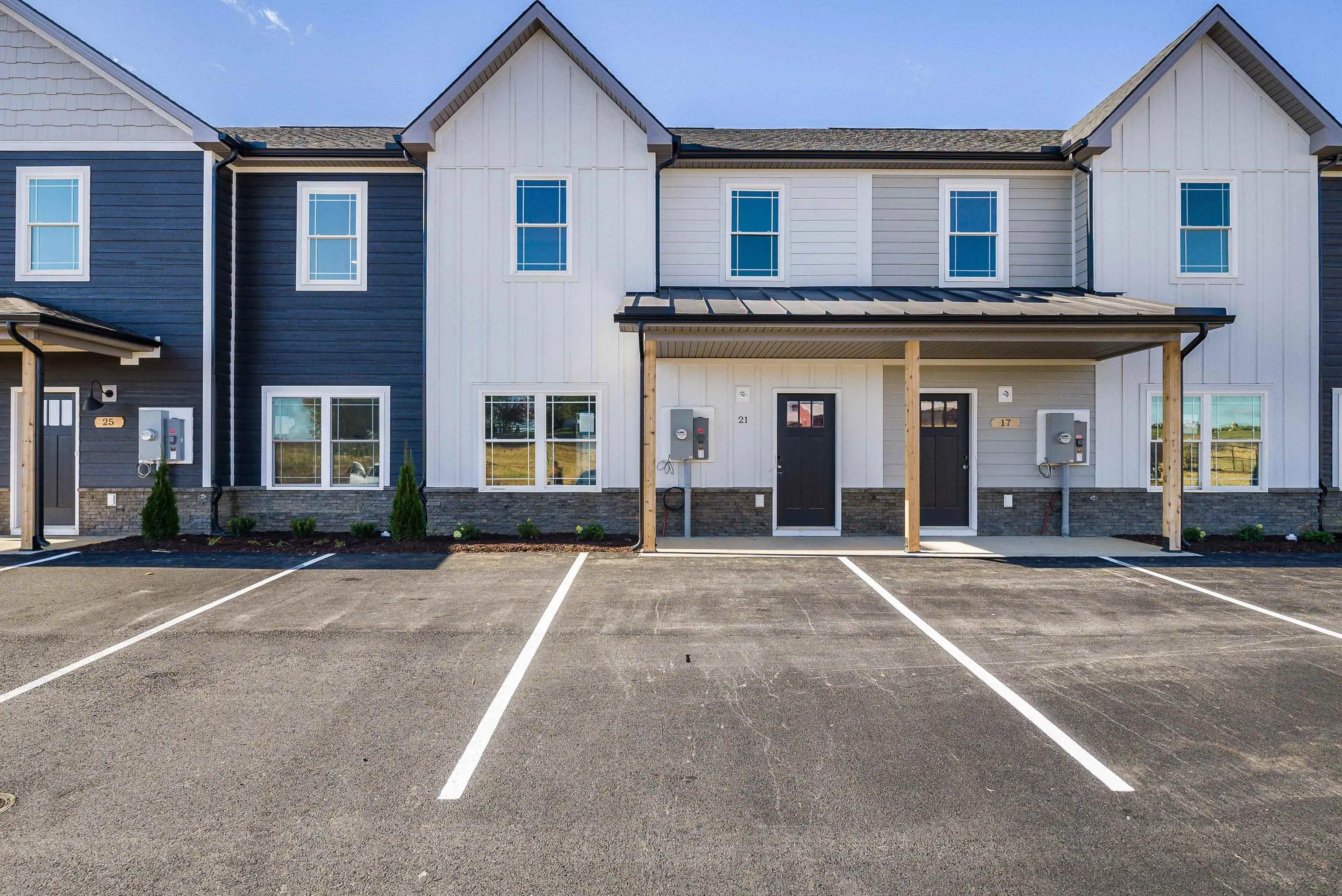 21 Barnyard Cir, Bridgewater