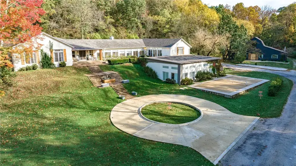 8442 E Mcnelly Road, Bentonville