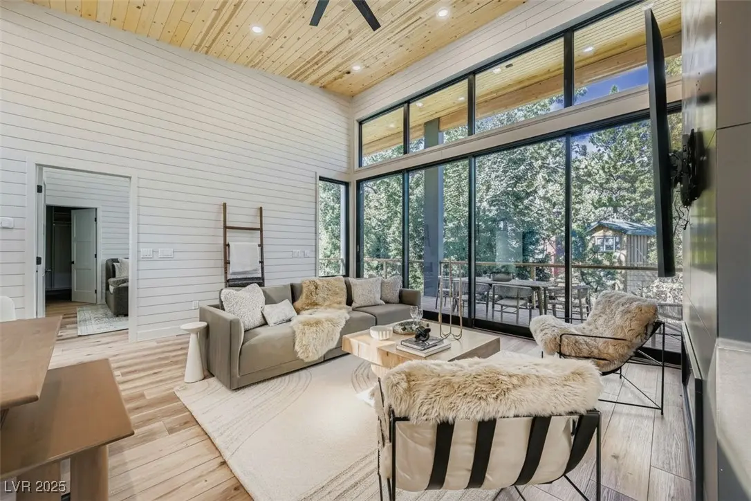 Photo of Listing #2732516