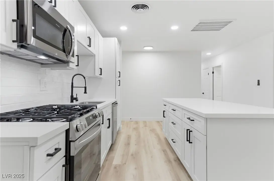 Photo of Listing #2734993