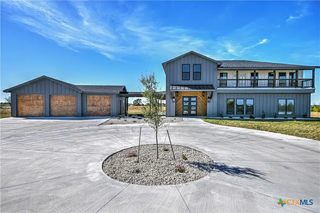 8186 S Lone Star Parkway, Moody