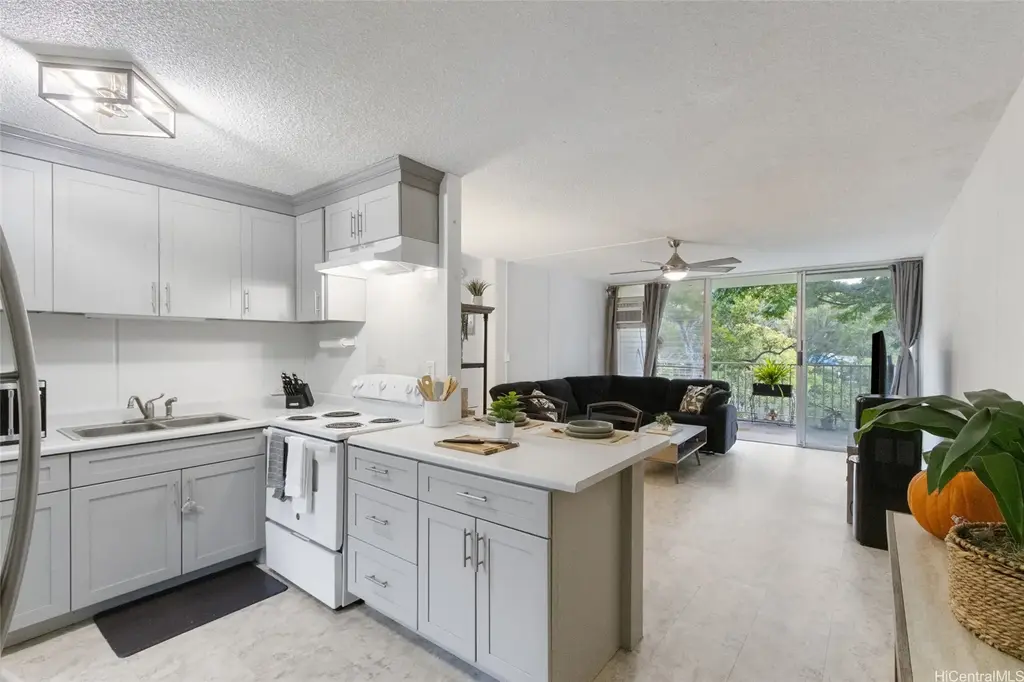 95-2035 Waikalani Place # B302, Mililani