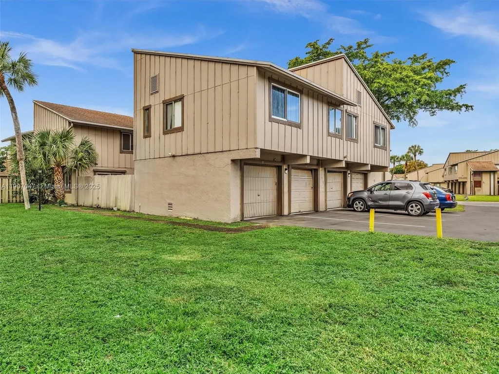 5710 Nw 21st St 36-b, Lauderhill