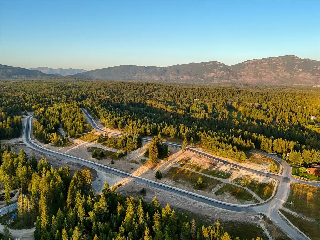 443 Meadow Lake Drive, Columbia Falls