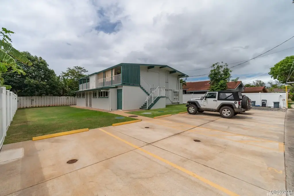 68-18 Au Street # B1, Waialua