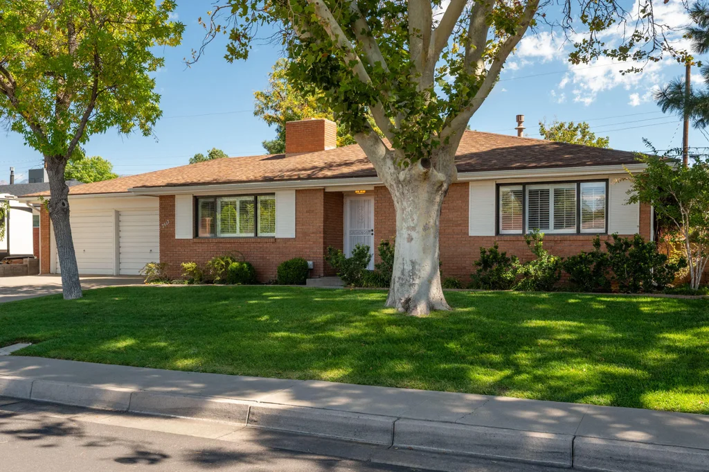 2912 Mesilla Street Ne, Albuquerque