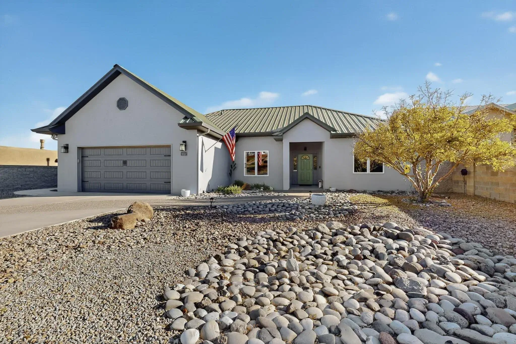 6812 Nagoya Road Ne, Rio Rancho