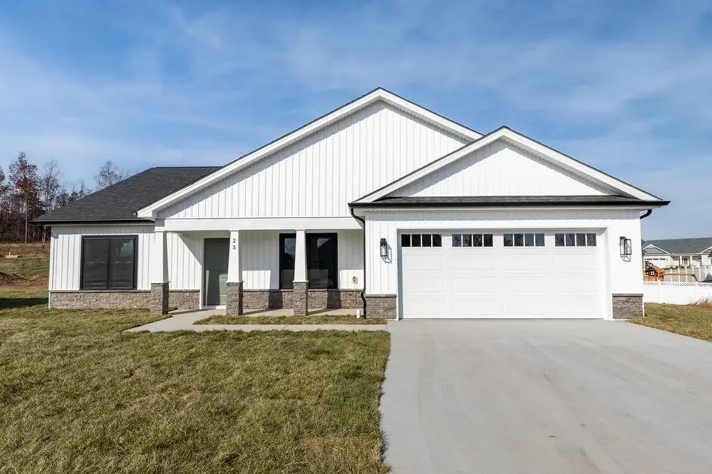 23 Stuart James Ct, Waynesboro