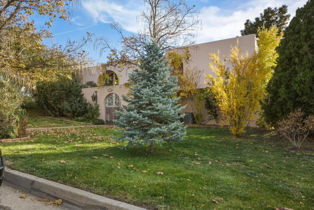 720 Lamp Post Circle Se, Albuquerque