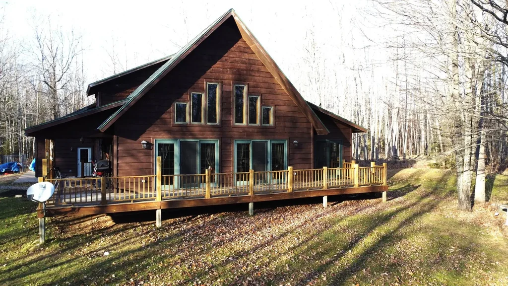 N9640 Sunset Point Rd, Tomahawk