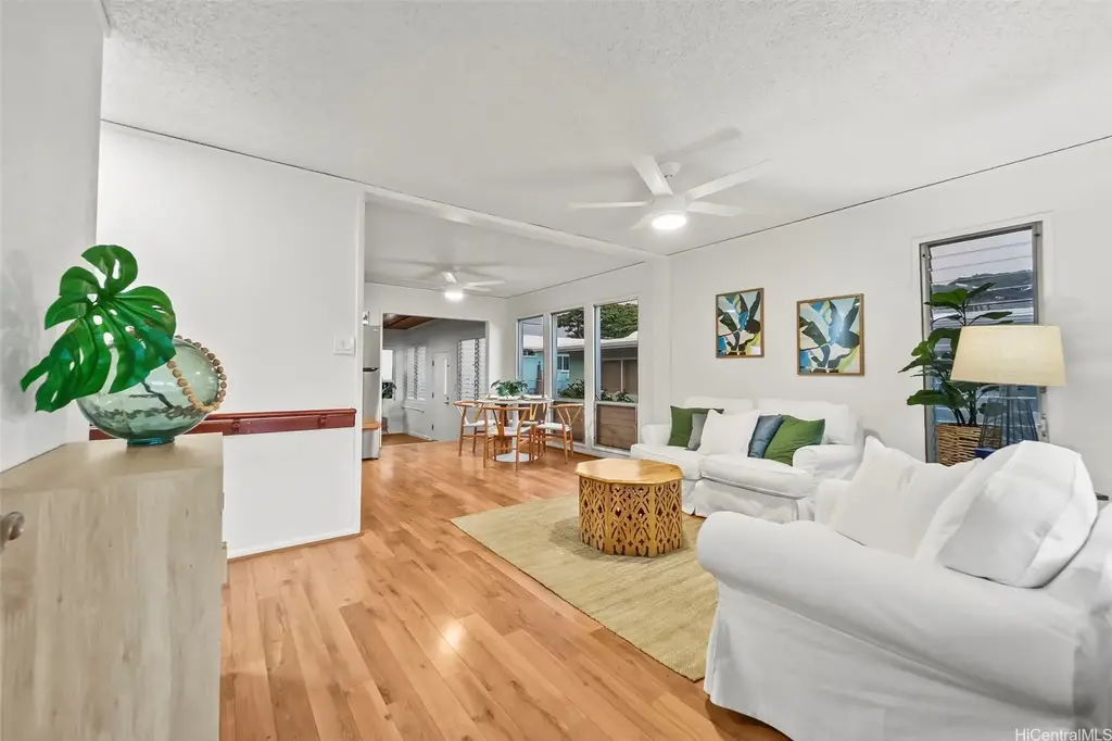 98-555 Hoohulili Street, Pearl City