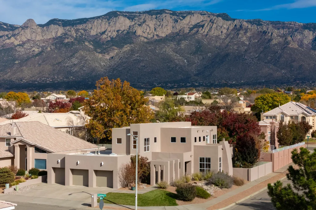 8400 Chateau Drive Ne, Albuquerque