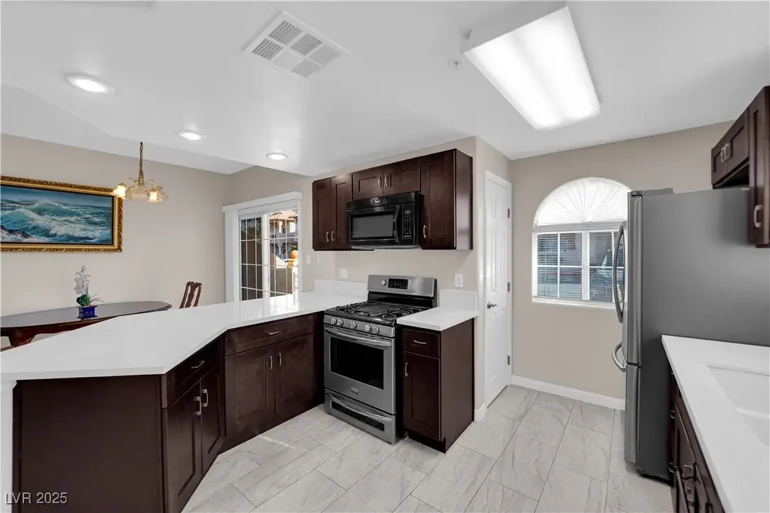 Photo of Listing #2735491