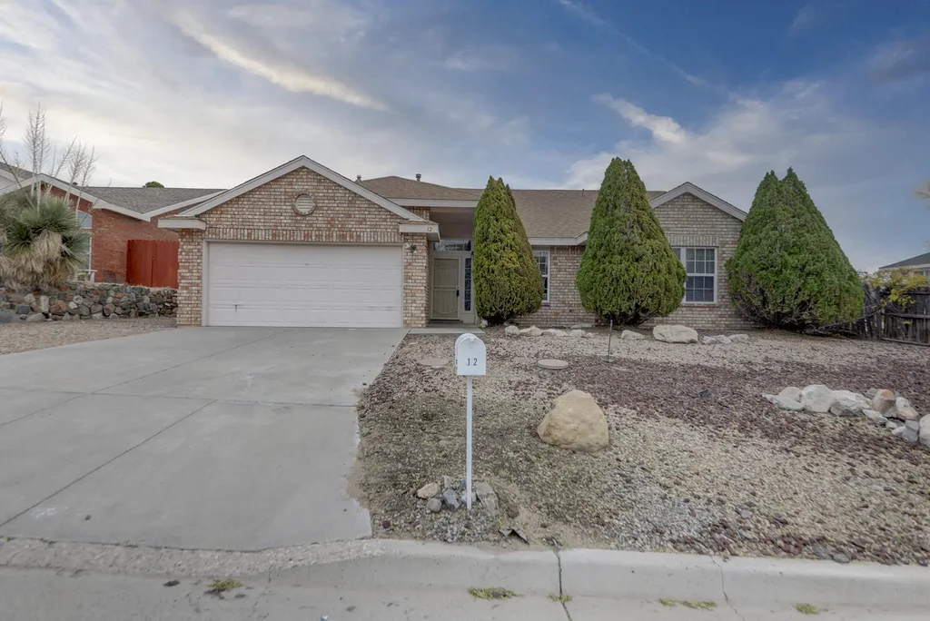 12 Juniper Place, Los Lunas