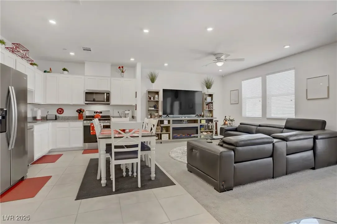 Photo of Listing #2735424