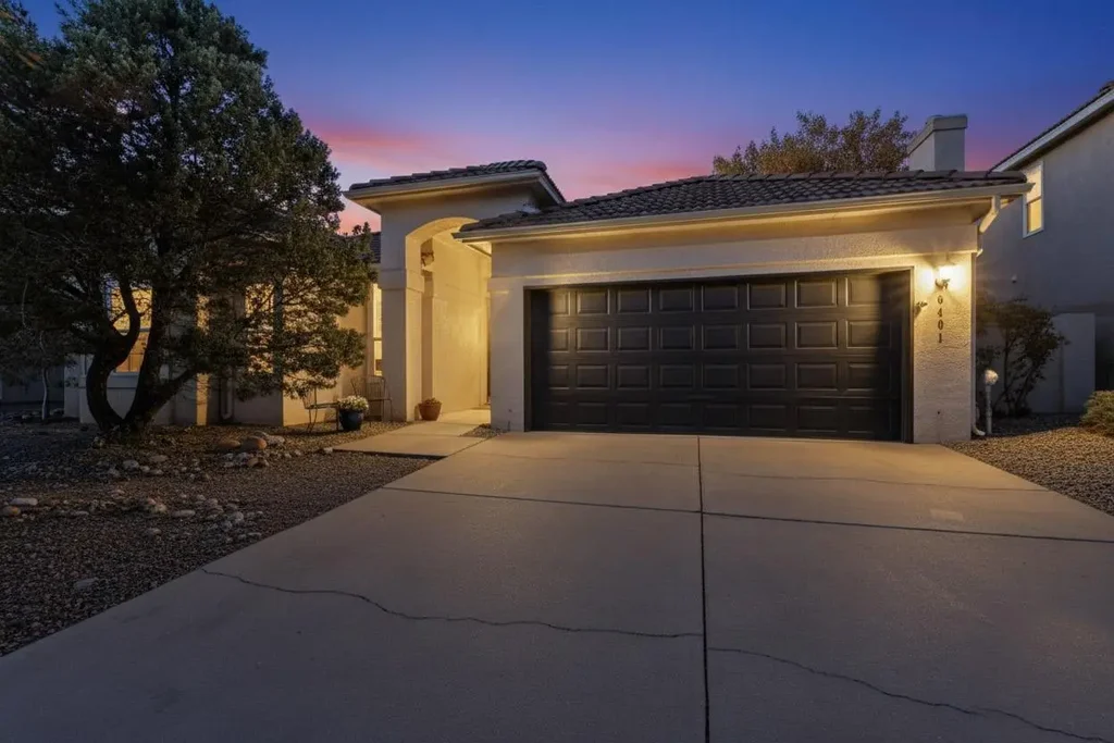 6401 Elk Horn Drive Ne, Albuquerque