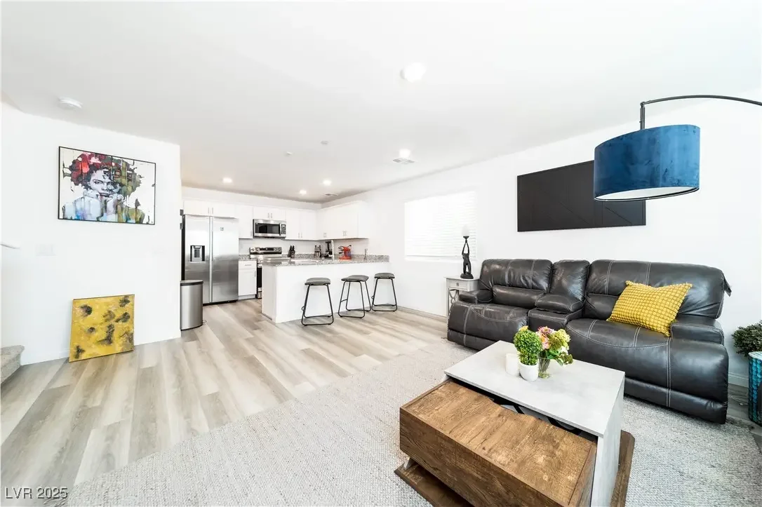 Photo of Listing #2735532