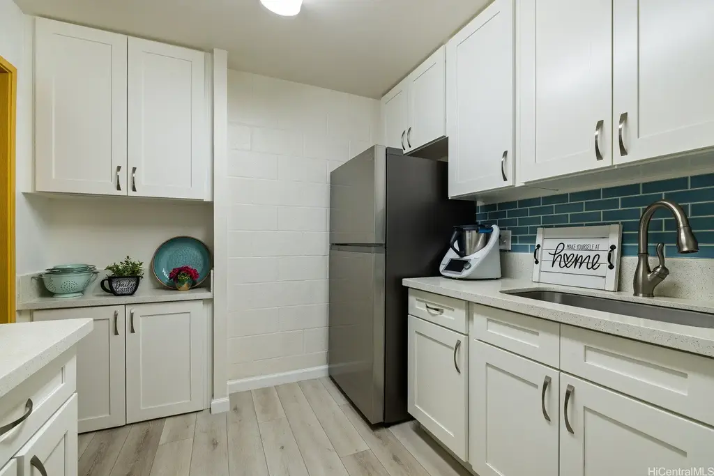 98-1030 Moanalua Road # 5-308, Aiea