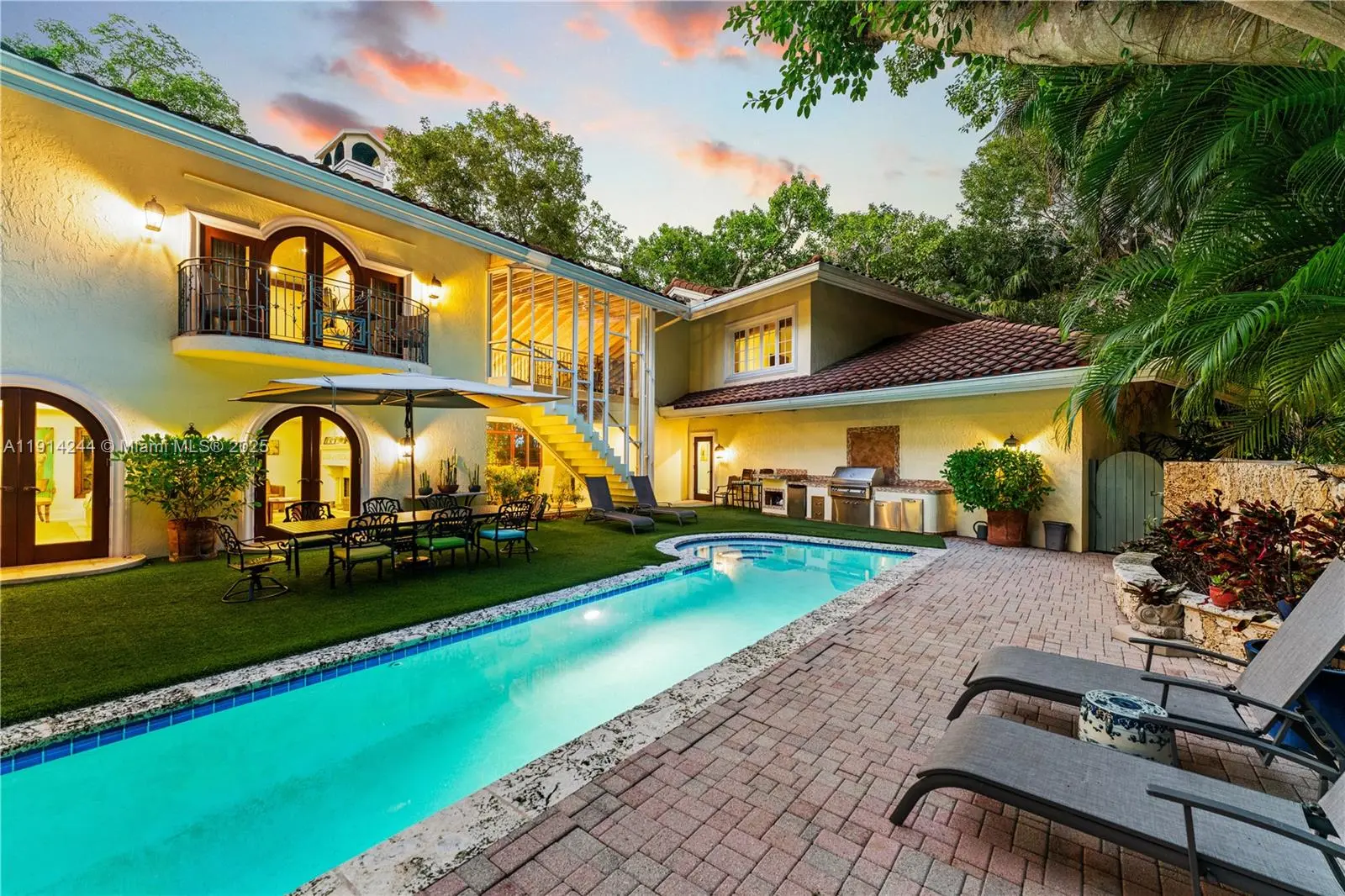 Photo of Listing #A11914244