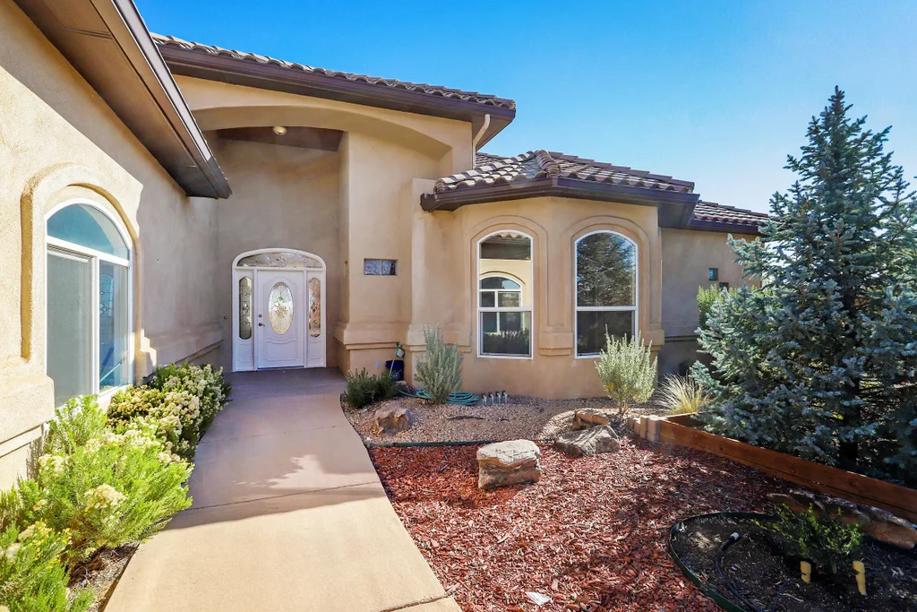 1 Coyote Canta Road, Corrales