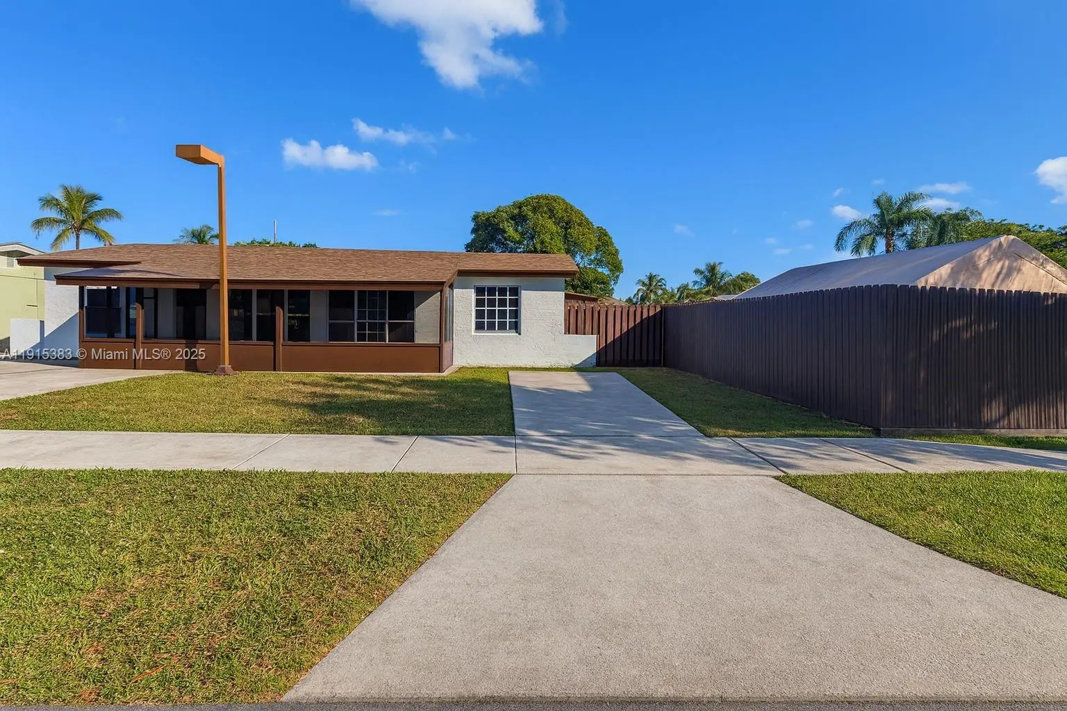 Photo of Listing #A11915383