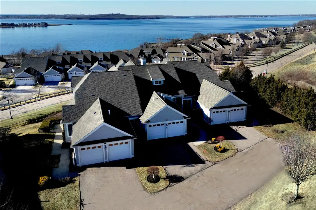 9 Cutter Ln, Tiverton