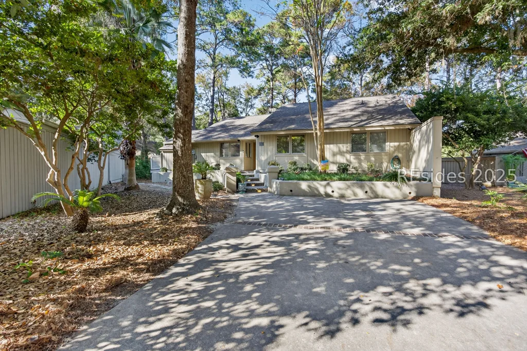 8 Pine Court, Hilton Head Island