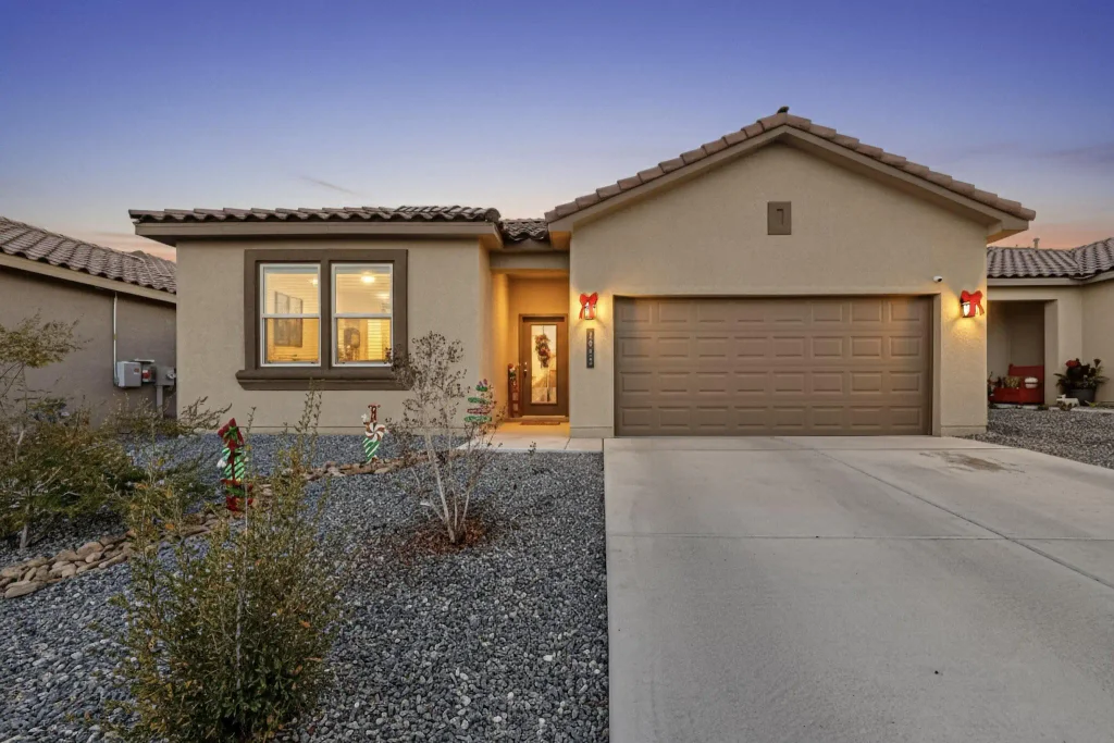 1933 Tesoro Loop Nw, Los Lunas