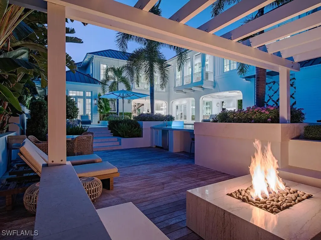 Photo of 1675 Gordon Drive, Naples FL