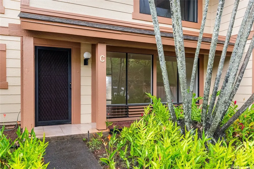 98-1758 Kaahumanu Street # 52c, Pearl City