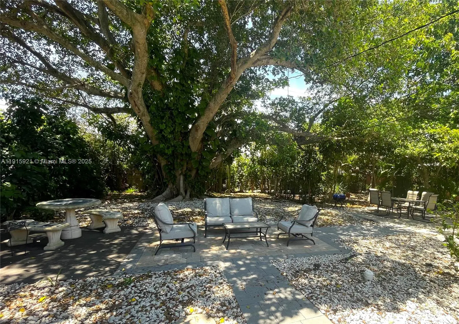 Photo of Listing #A11915921