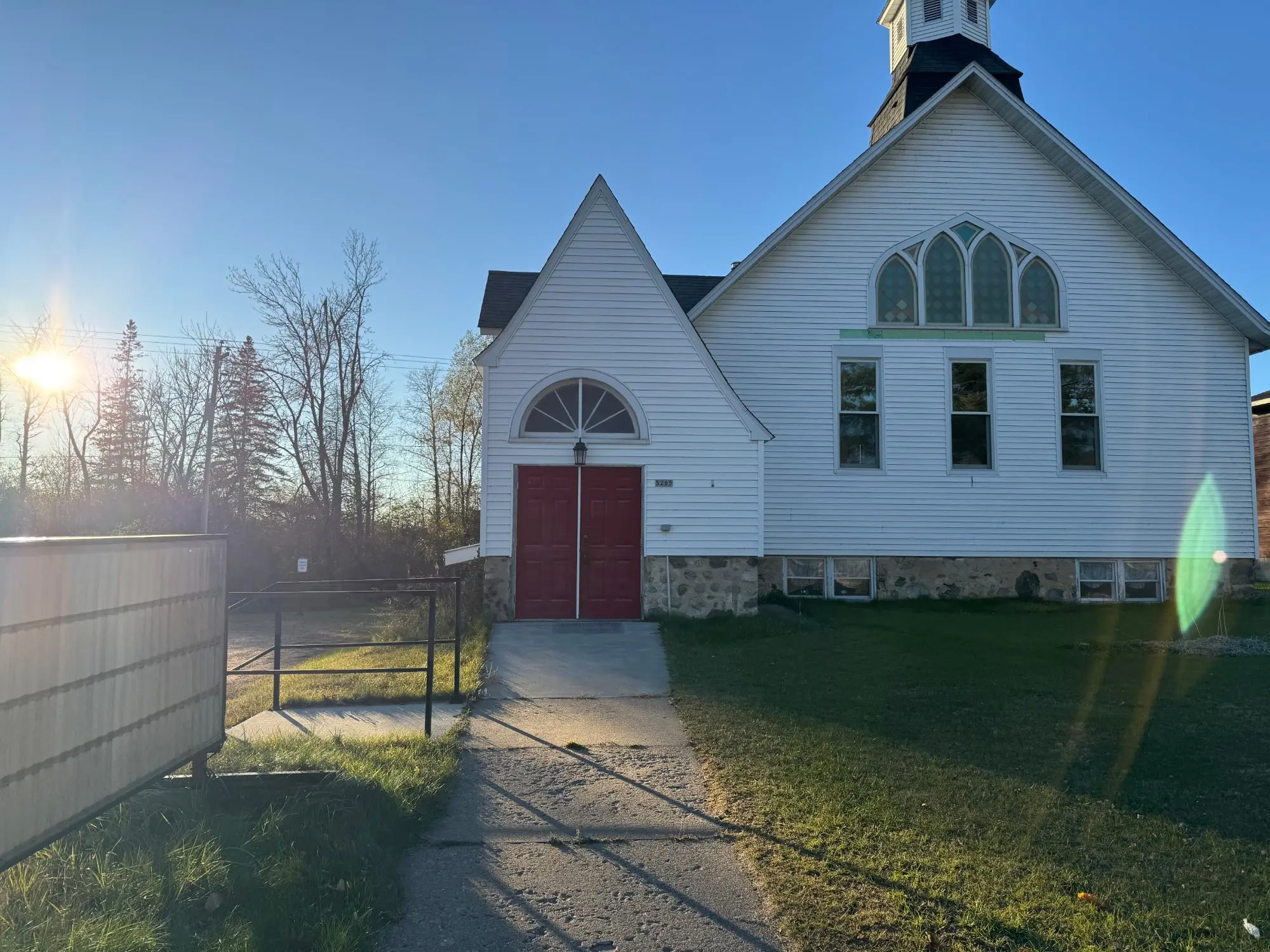 5265 Linden St, Laona