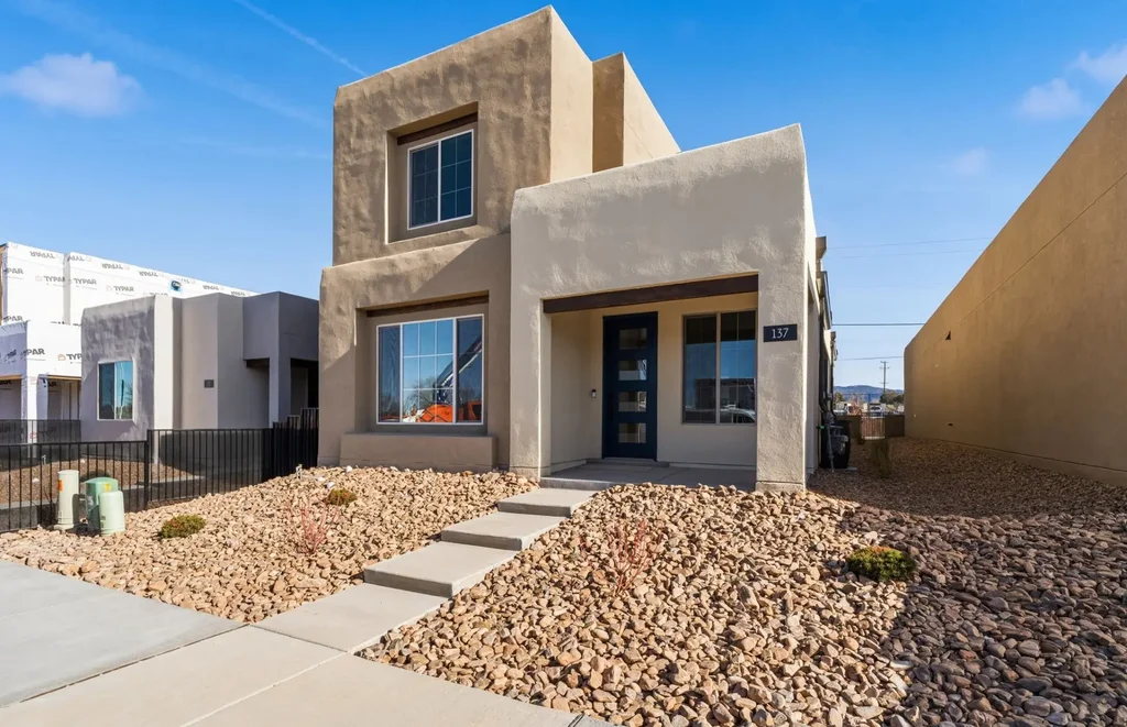 137 Prudencio Street, Santa Fe