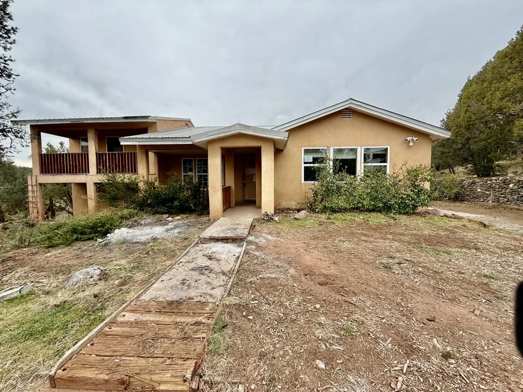 14 Pinon Avenue, Cedar Crest