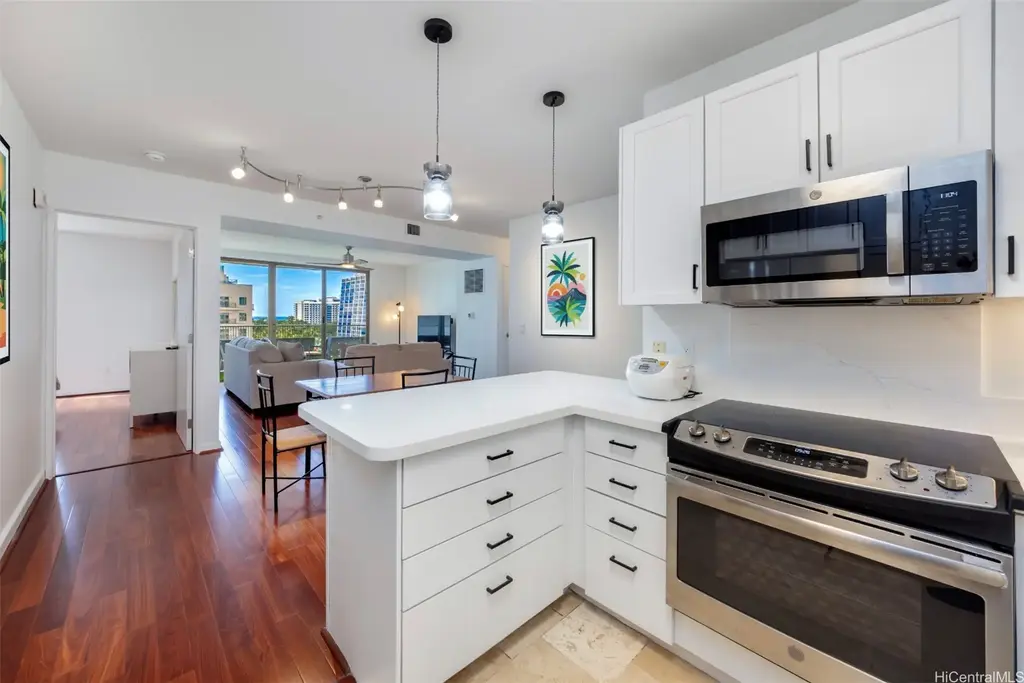 (unit #702) 421 Olohana Street, Honolulu