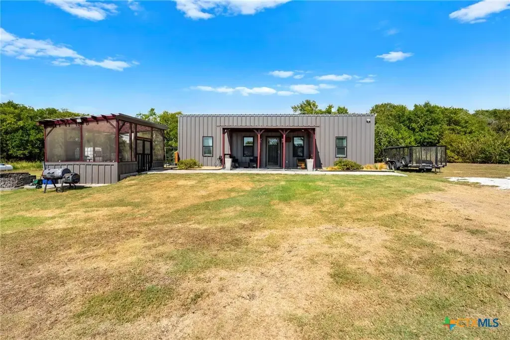 1754 W Big Elm Road, Troy