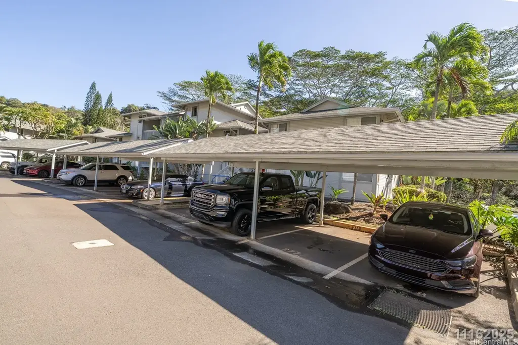 95-668 Wikao Street # J204, Mililani