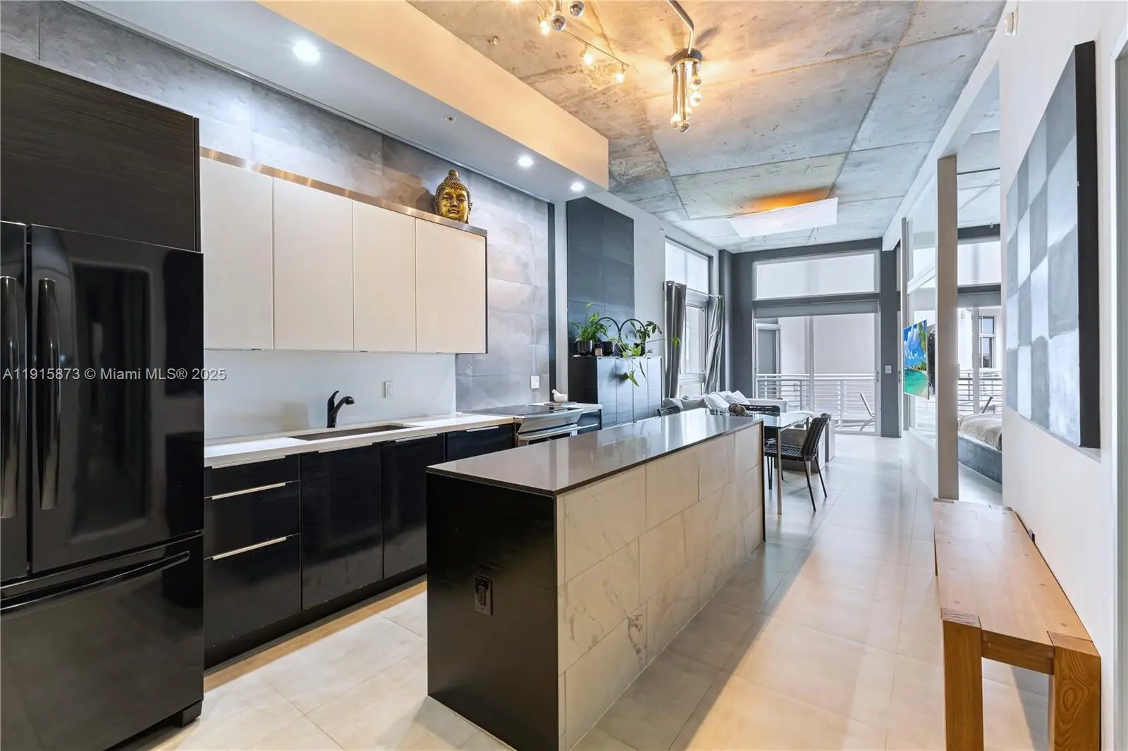 Photo of Listing #A11915873