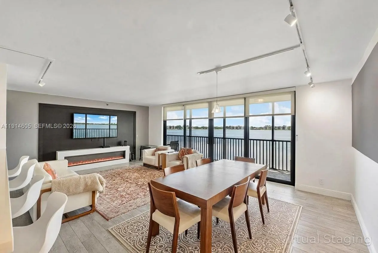 Photo of Listing #A11914605