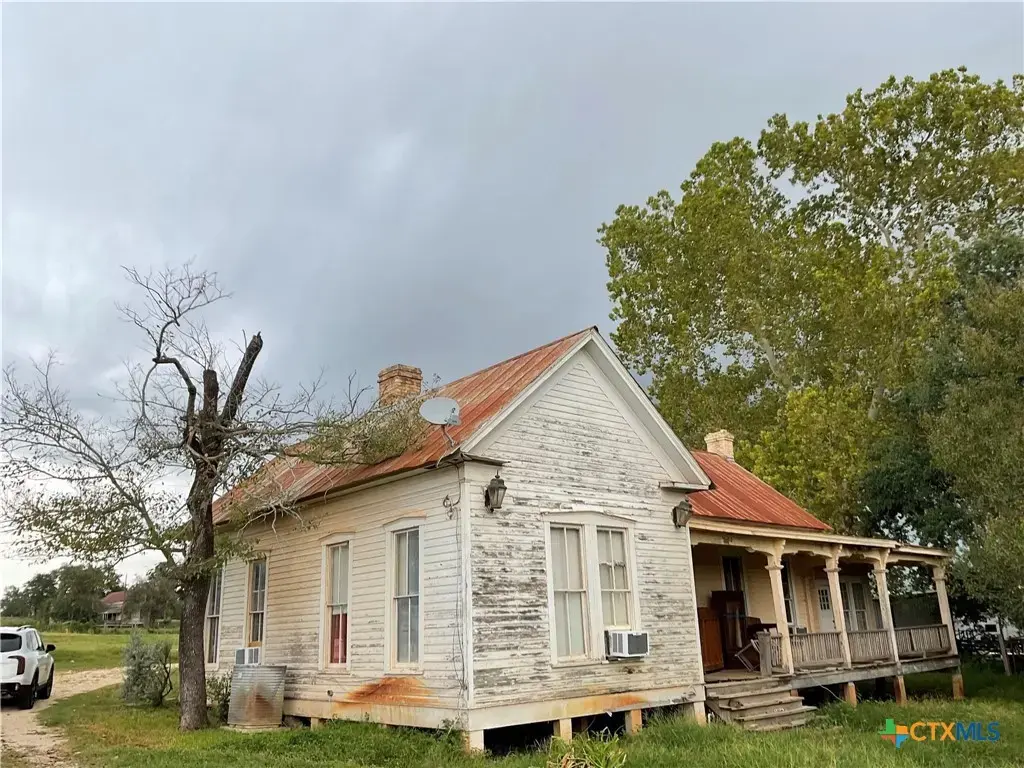 14394 Us Highway 90a, Gonzales