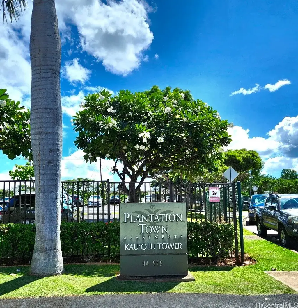 94-979 Kauolu Place # 610, Waipahu
