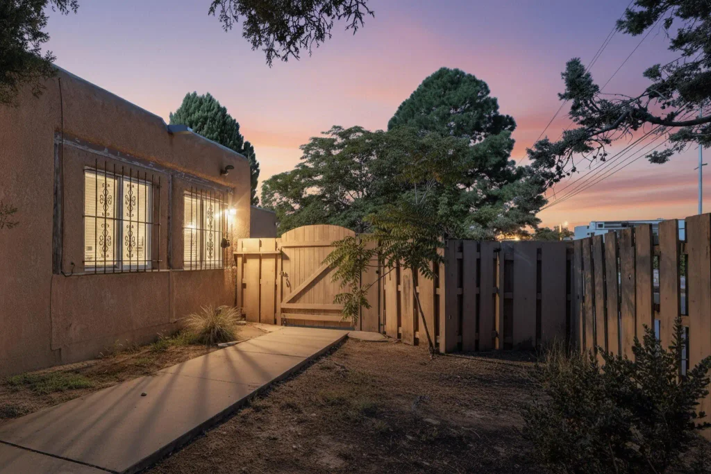 619 Girard Boulevard Ne, Albuquerque