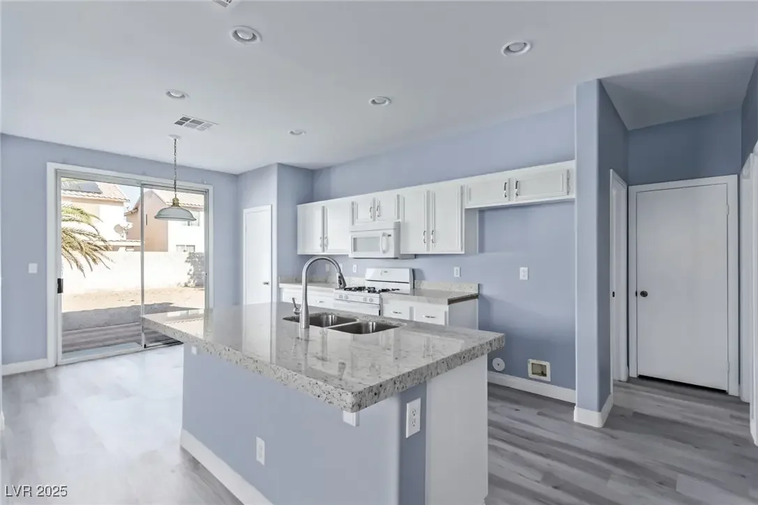 Photo of Listing #2735179