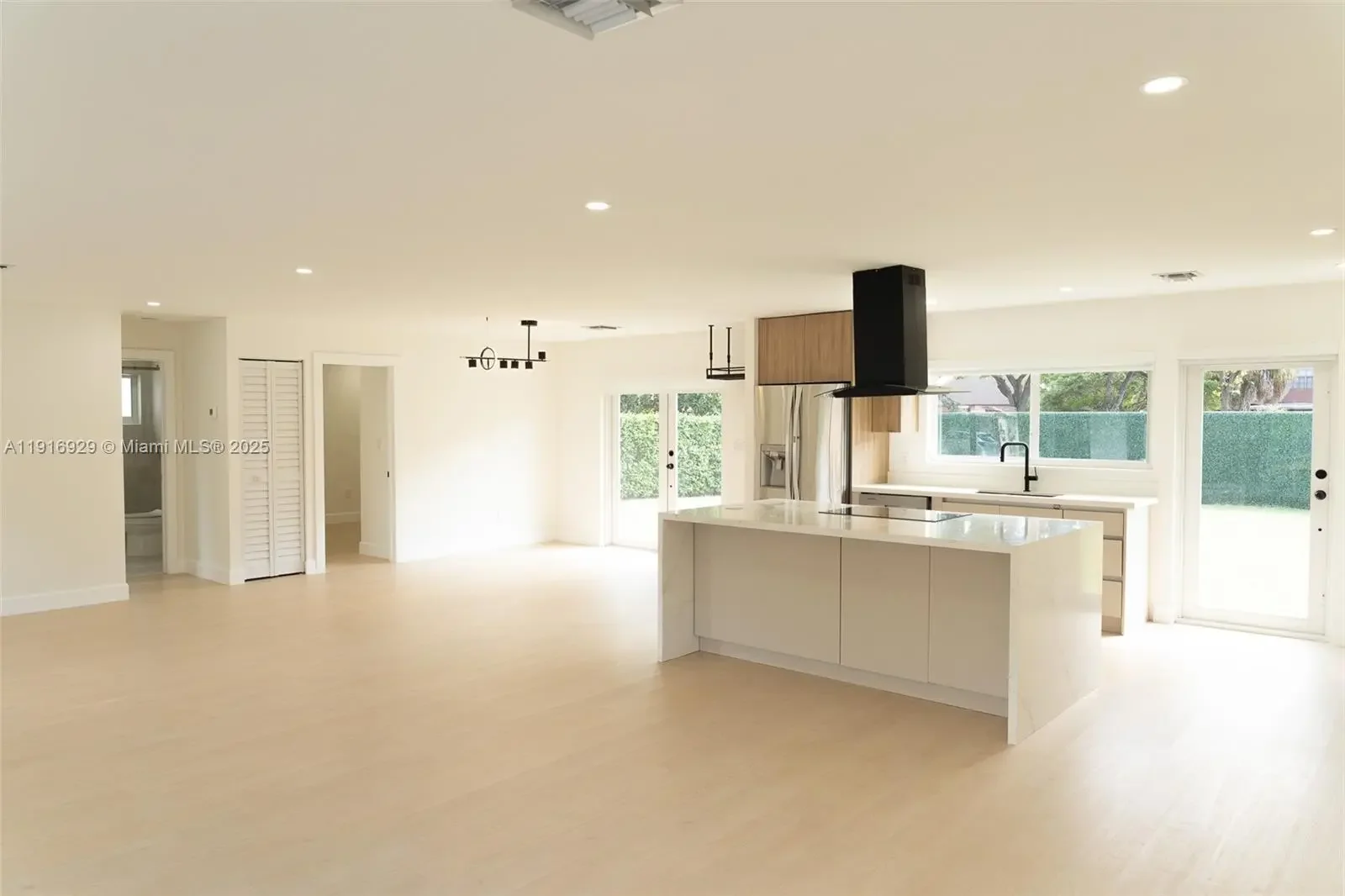 Photo of Listing #A11916929